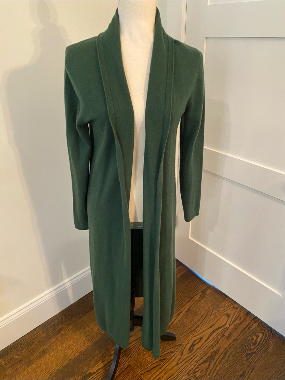 Neiman Marcus Green Long Open-Front Women's Cardigan